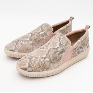 Nurture Women's Pink Brayline Snakeskin Slip-On Sneakers Size 6